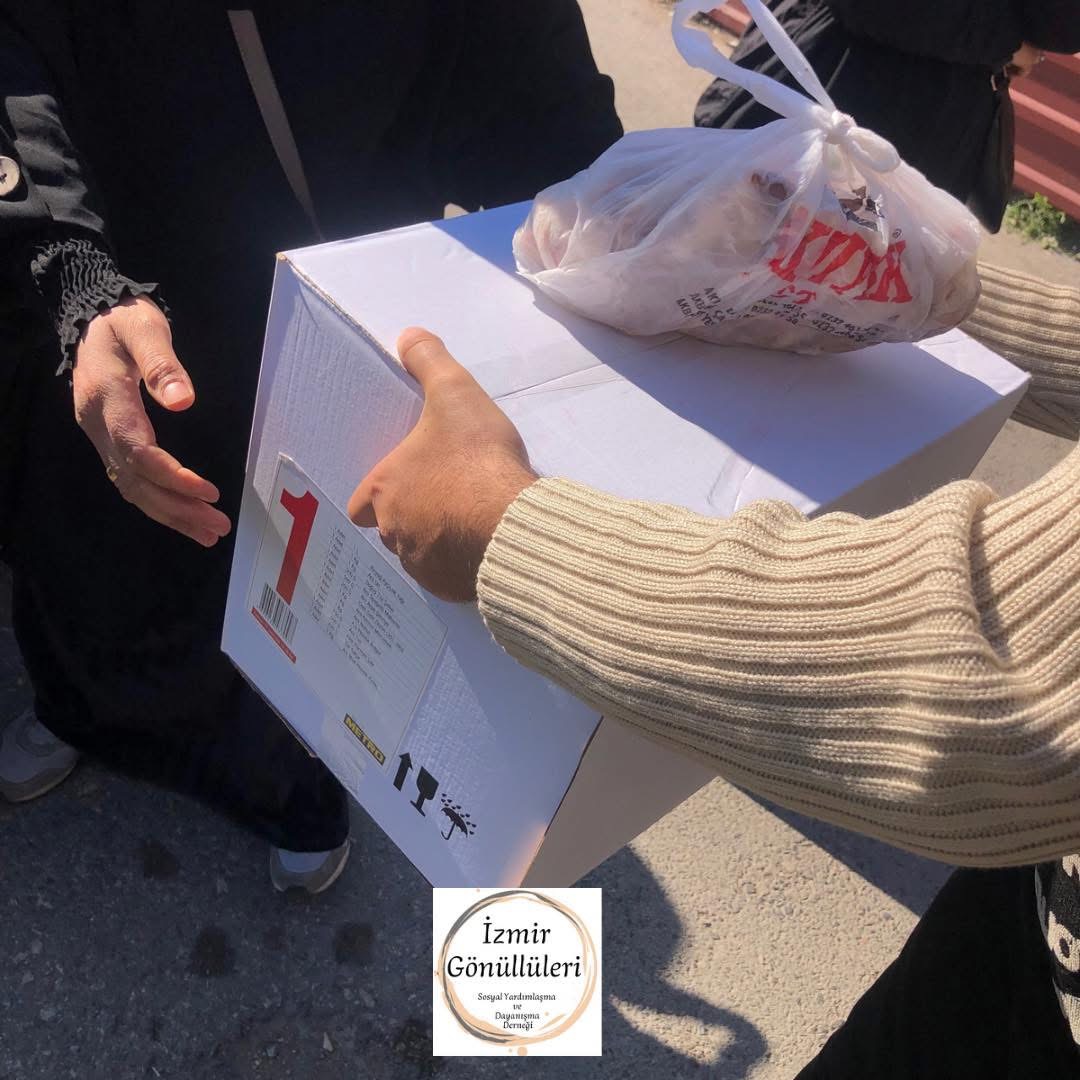 İzmir Gönüllüleri Gıda Marketi ve Gıda Dağıtımları